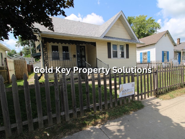 Building Photo - 2 Bedroom, 1 Bath, Detached Garage (NO SEC... Rental