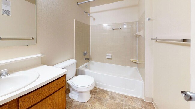 Hampton Lakes Apartments