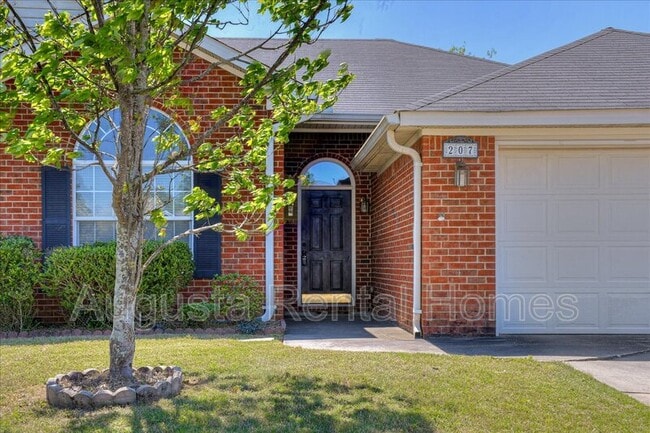 Photo - 207 Taylor Cir