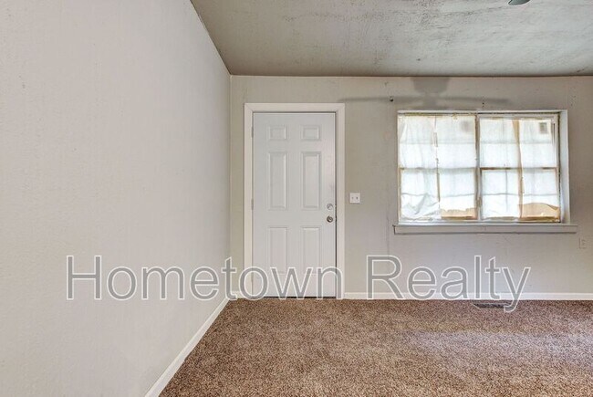 Photo - 1135 N Billen Ave