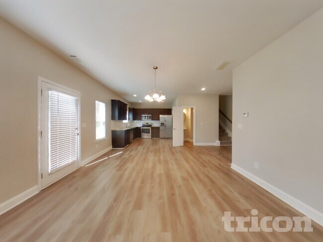 Photo - 1013 Eldon Ln