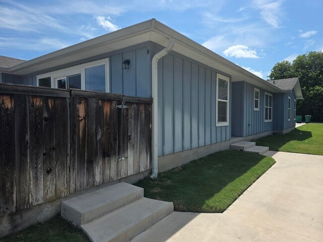 Photo - 505 Avenue K
