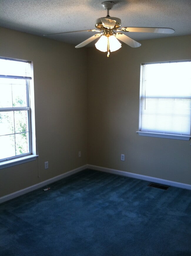 Photo - 3bed/2bath duplex in Twin City for August!