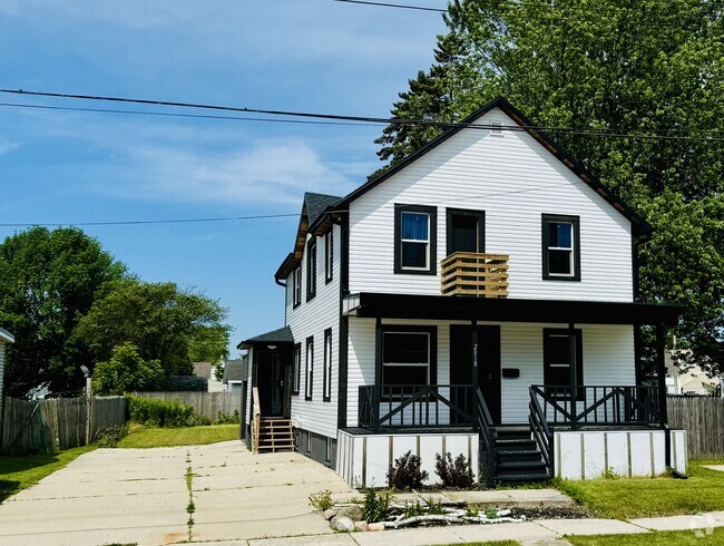 Building Photo - 2018 Monroe St Unit B Rental