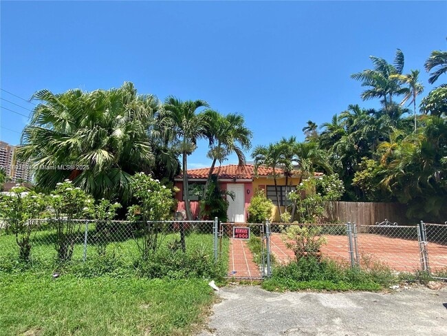 Building Photo - 2341 SW 34th Ave