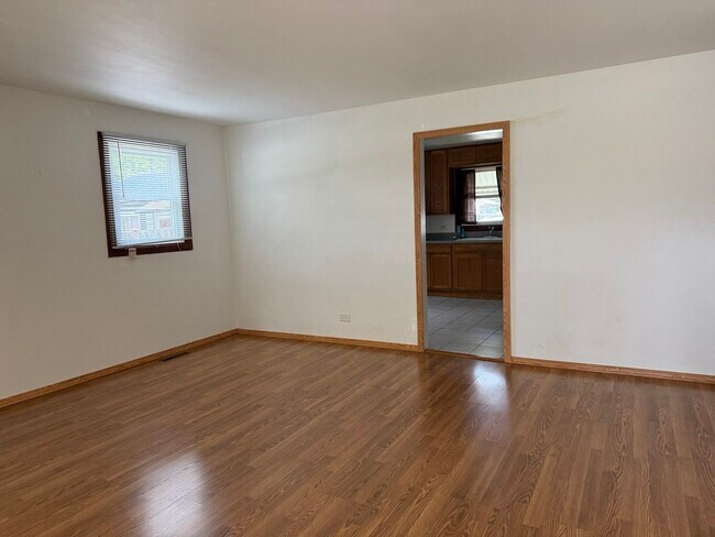 Photo - 723 S Lake St