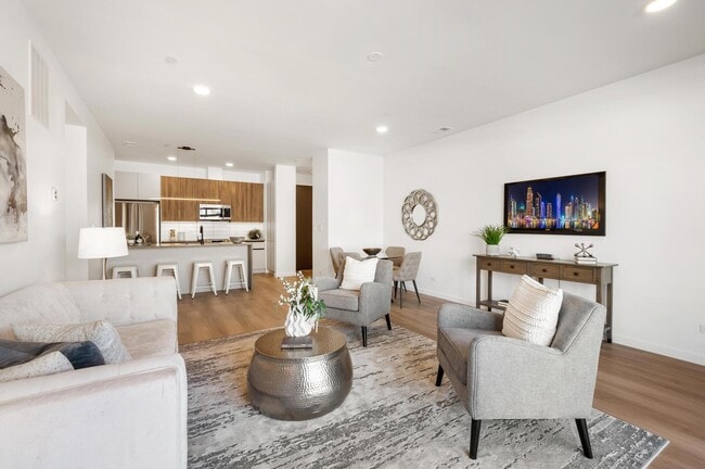 Photo - 204 S Leavitt St Unit 302