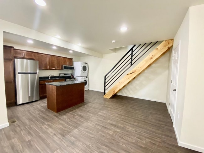 Photo - 937 Poplar Ave