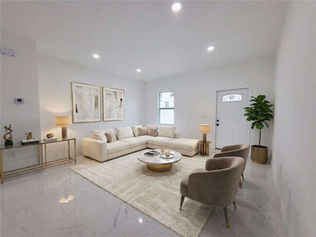 Photo - 1098 Hammacher Ave SW