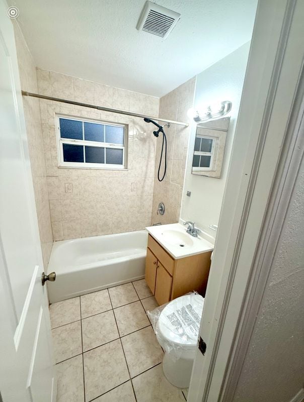 Photo - 1030 Scott St