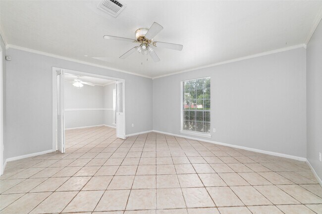 25602 Oakhurst Dr
