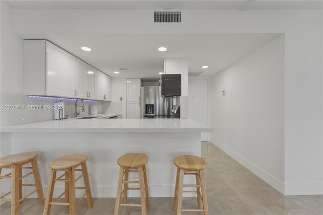 Building Photo - 3702 NE 171 St Unit 17