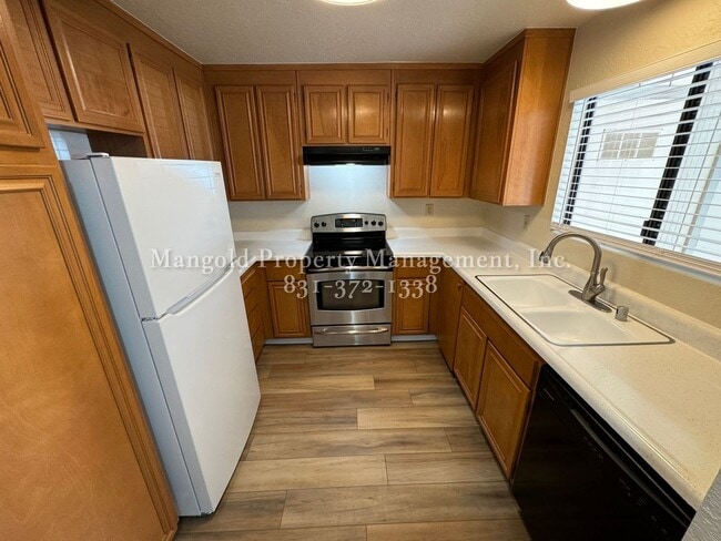 Photo - Tanglewood Condominium With Beautiful Bay Views, Fireplace, and Private Deck!! Unit 65