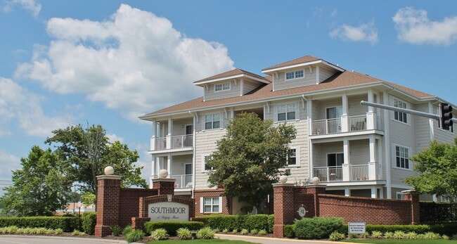 Building Photo - 2 Bedroom Condo w/Open Floor-Plan & Stainless Steel Appliances! Some Utilities Included!