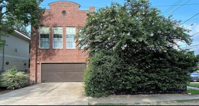 Photo - 902 Lawrence St