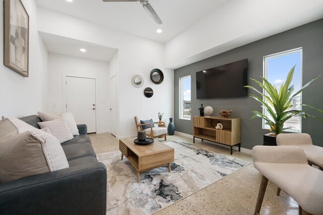 Photo - 4005 Peach Ln