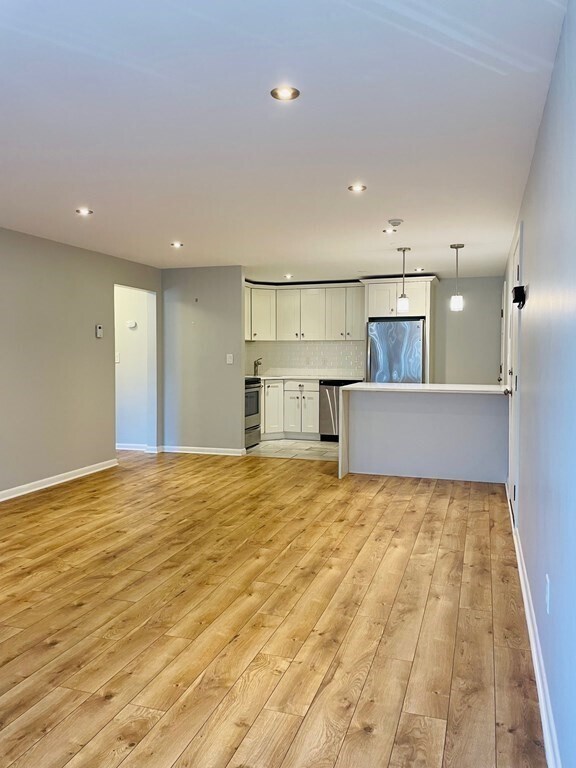 8 Hallmark Gdns Condo Unit 8 Condo for Rent in Burlington, MA