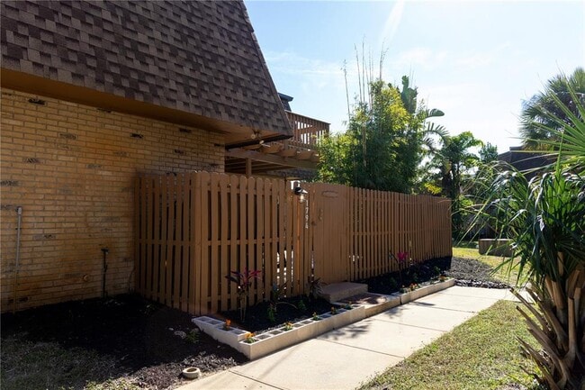 Photo - 1794 S Park Ave