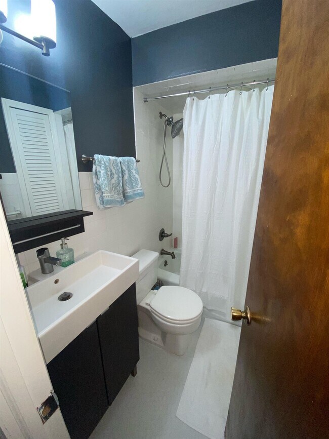 Photo - 68 Park Ave Unidad 5