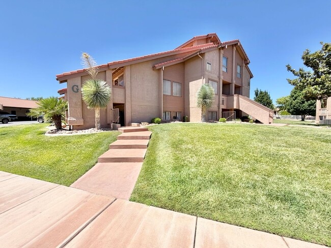 Building Photo - Resort Style Living - Getting freshly remodeled! Very Nice Sports Village Condo with lots of grea...