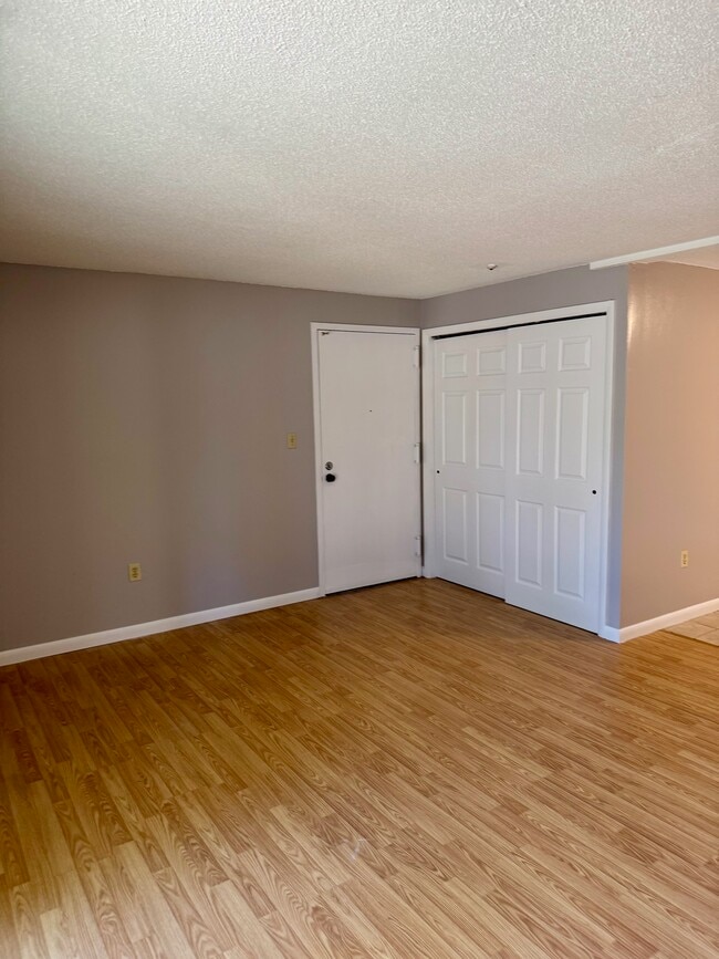 Photo - 4 Post Oak Ln Unit 14