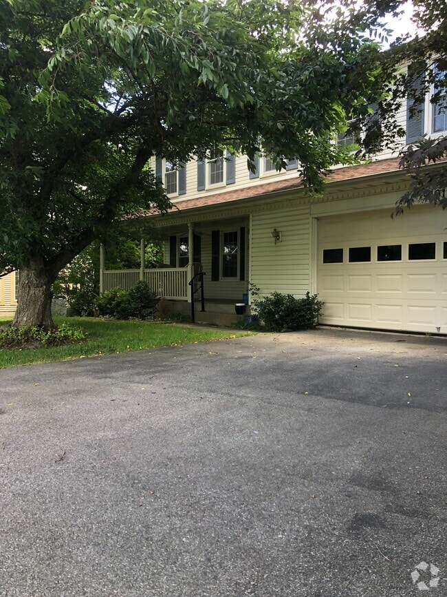 Building Photo - 9191 Victoria Dr Rental