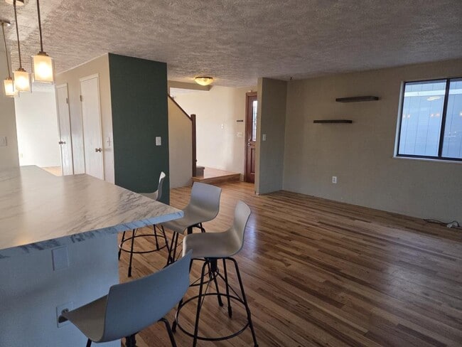 Photo - 921 Pasque Dr