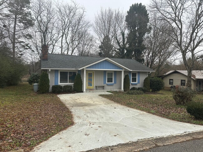 Building Photo - 1523 Robin Rd