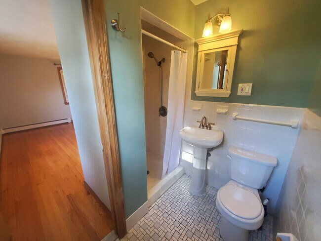 Photo - 36 N Maple St House