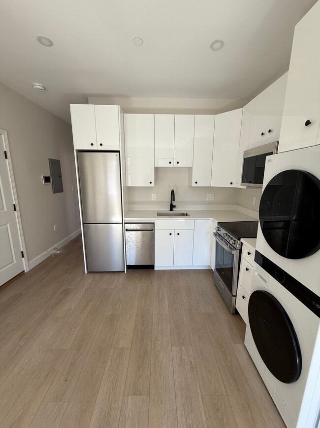 Photo - 115 Salem St Unit 2