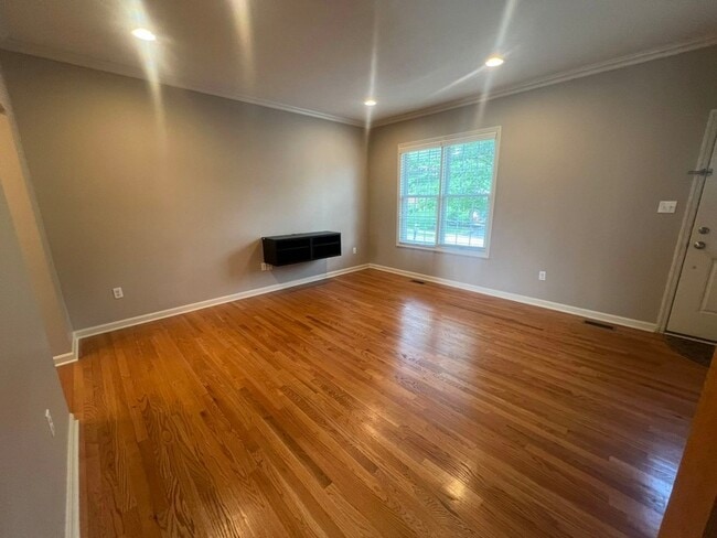 Photo - 409 Marshall Heights Dr