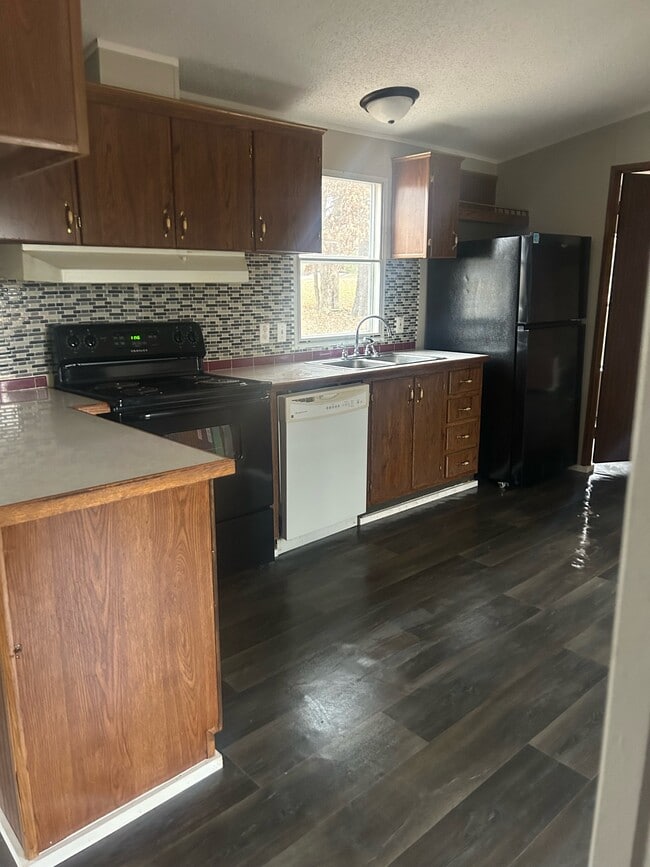 Photo - 4058 Veterans Hwy W