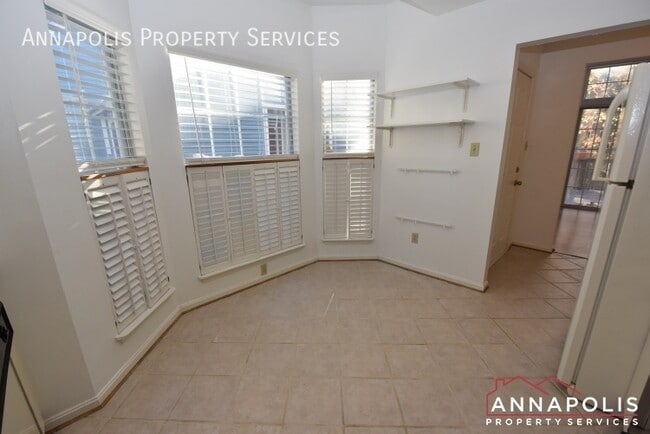 Photo - 962 Yachtsman Way