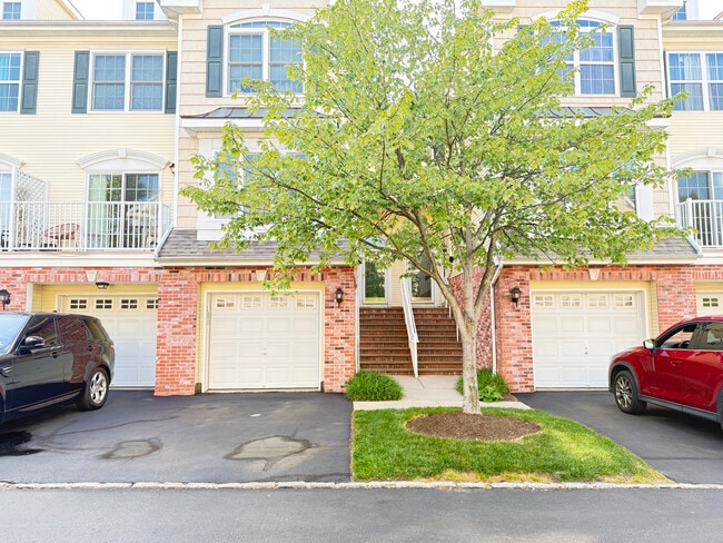 Building Photo - 7 Elco Ct Unit 7 Elco CT, Bayonne, NJ 07002