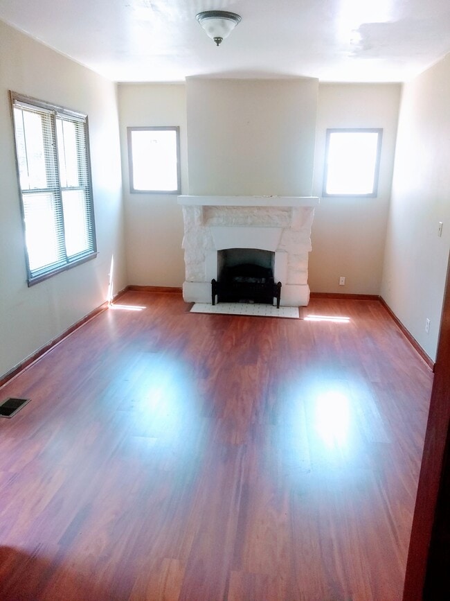 Photo - 1006 McMahan Ave