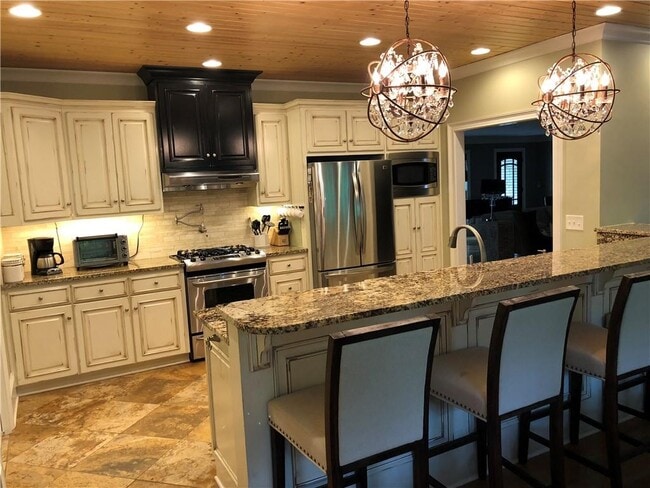 Photo - 740 Brookline Dr SE