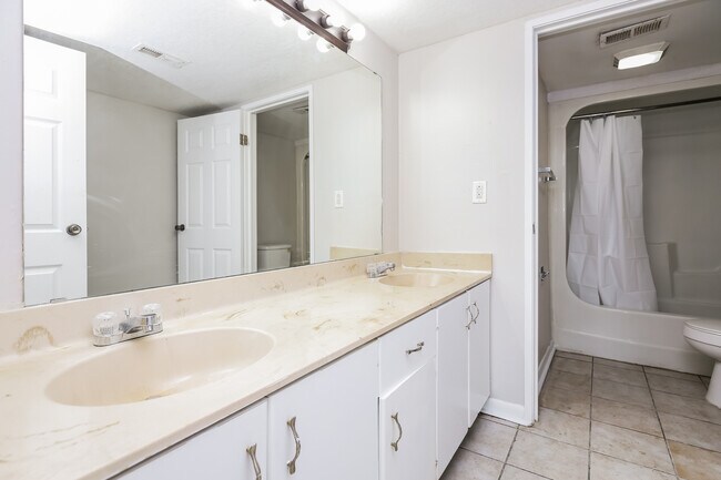 Photo - 915 S Seminole Dr Unit 13