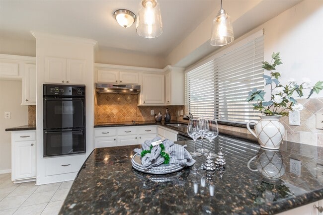 Photo - 46 N Deerfoot Cir