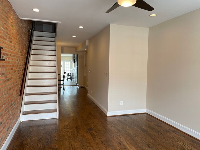 Photo - 19 W West St