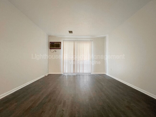 Photo - 2972 Vineland Ave SE
