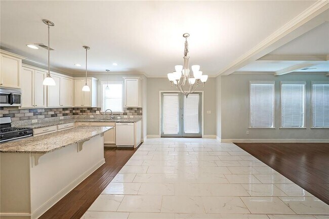 Photo - 1715 Dyeson Rd SW