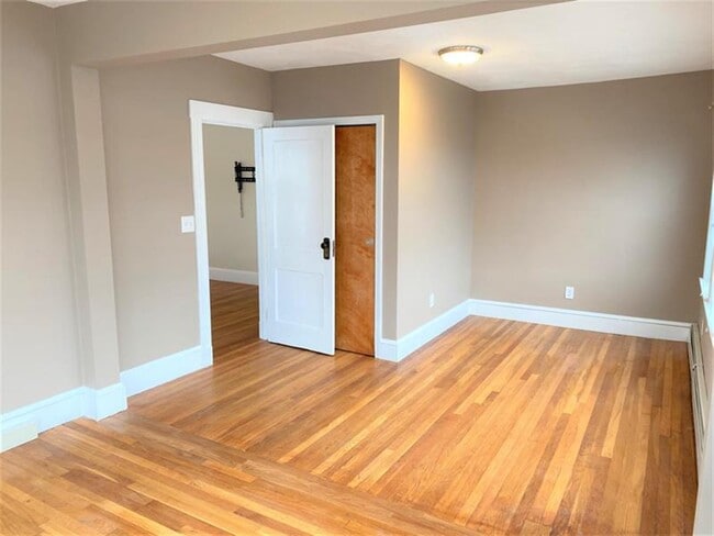 Photo - 270 Harvard St Unit 1