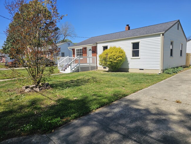 Building Photo - 703 McLawhorne Dr Rental