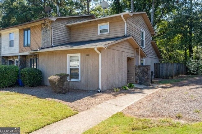 Photo - 1682 Wynndowne Trail