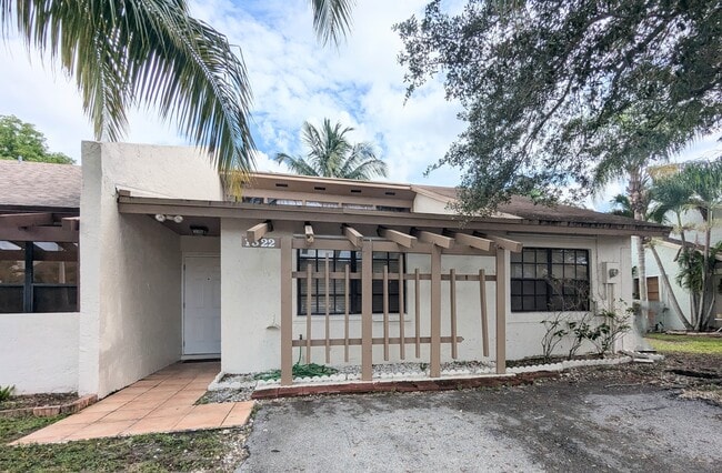 Building Photo - 1322 Sandpiper Blvd Rental