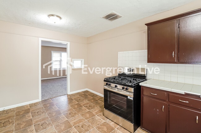 Photo - 6629 Parkview Ave