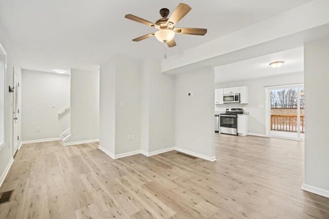 Photo - 239 W Broad St