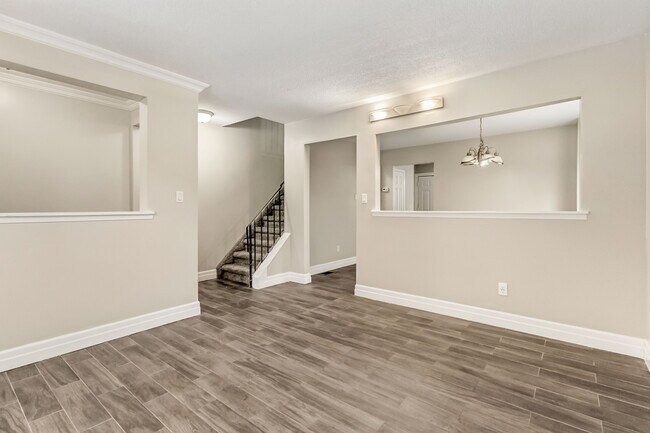 Photo - 3 Bedroom  Home * London NORTH *  Finished Basement | Fenced Yard | Available NOW