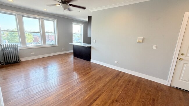3153 W Augusta Blvd