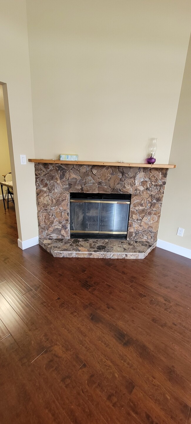 Photo - 7552 17th Av